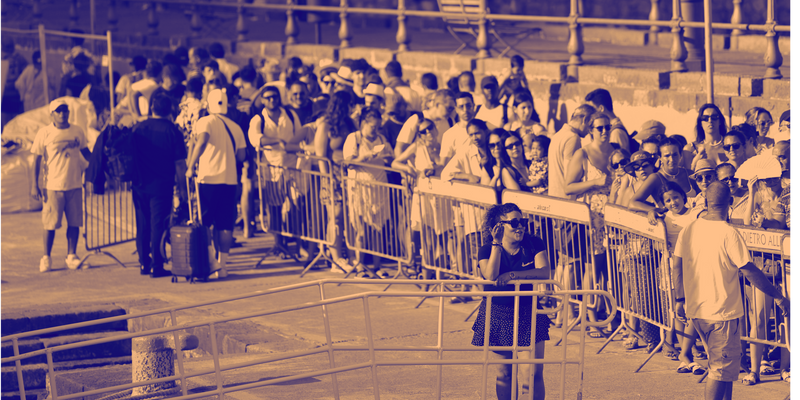 queue belt barriers pros and cons